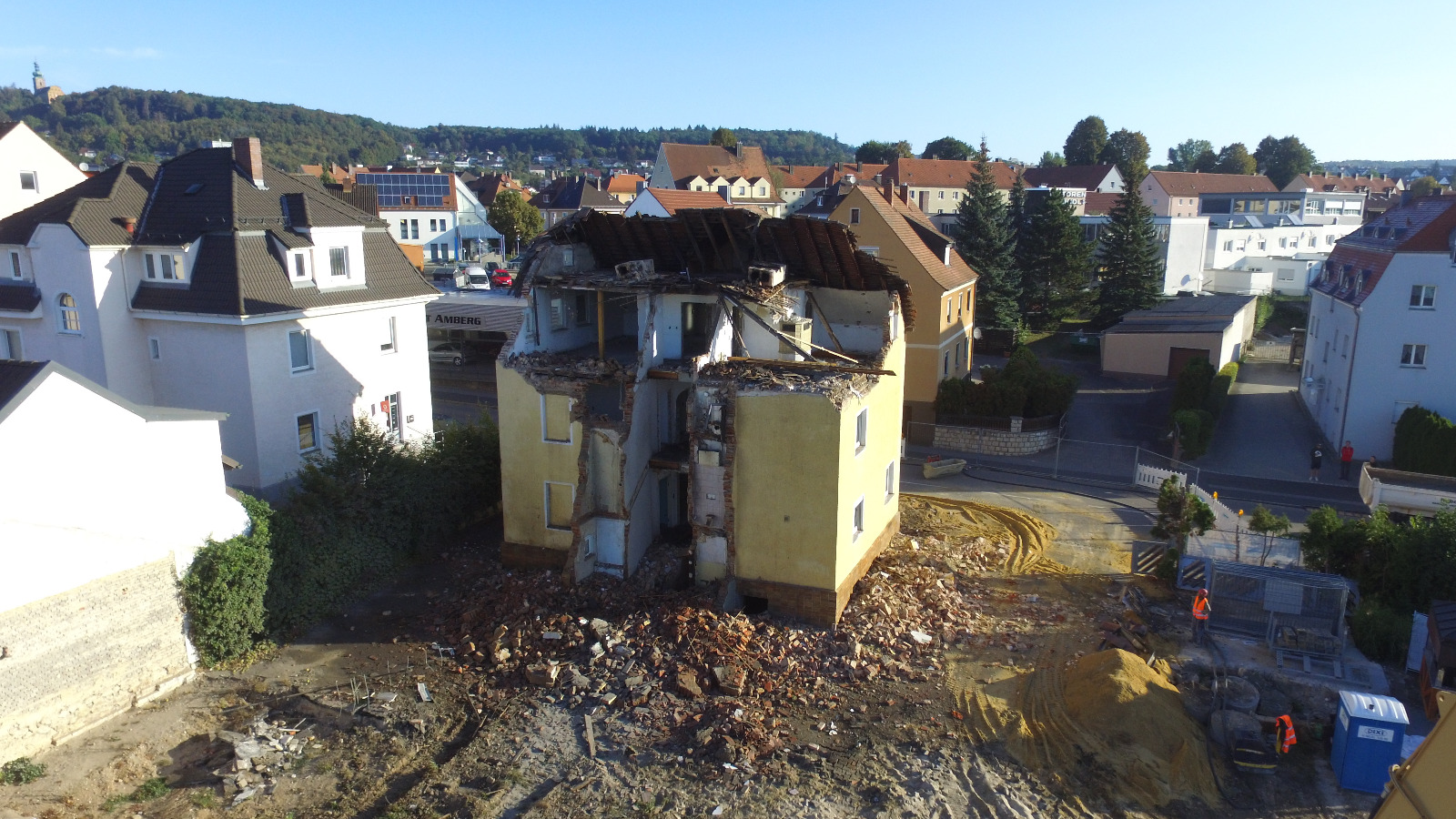 20.09.2020: Abbrucharbeiten des ehemaligen Wohnhauses an der Regensburger Str.