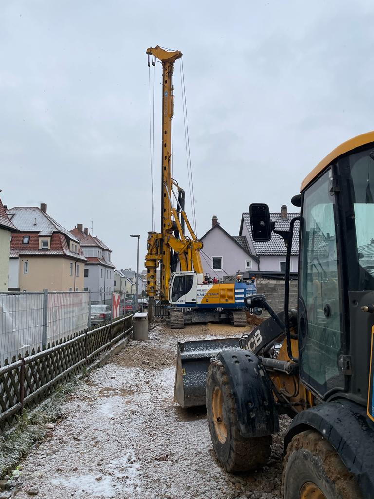29.11.2021: Baugrubensicherung am Eisbergweg
